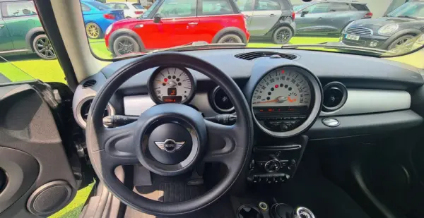 MINI Clubman Cooper D 1.6 8