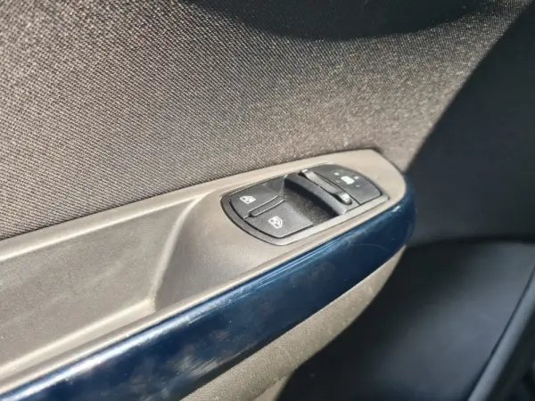 Opel Corsa 1.4 Enjoy FlexFuel 8