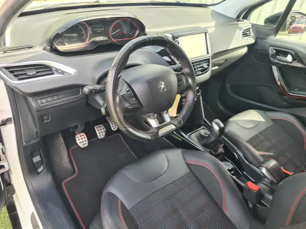 Peugeot 2008 1.2 PureTech GT Line 5