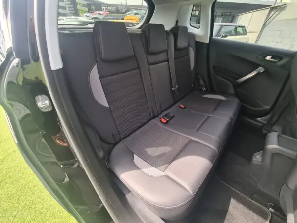 Peugeot 2008 1.6 BlueHDi Allure 9