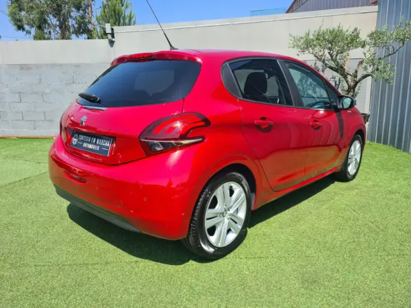 Peugeot 208 1.2 PureTech Style 4