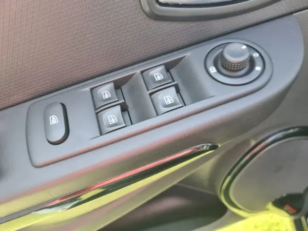 Renault Clio Sport Tourer 0.9 TCE Dynamique S 8