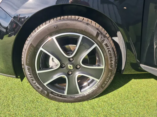 Renault Clio Sport Tourer 0.9 TCE Dynamique S 10