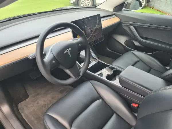 Tesla Model 3 Standard Range Plus RWD 5