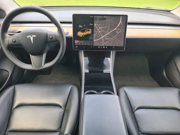 Tesla Model 3 Standard Range Plus RWD 6