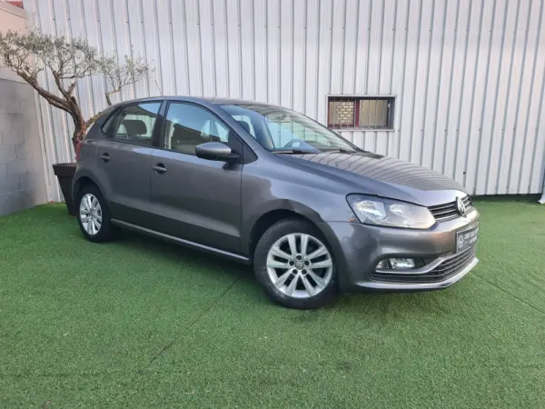 Volkswagen Polo 1.0 Confortline 2