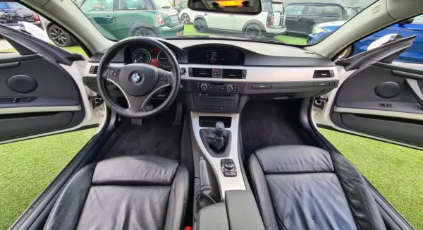 BMW 320 d Edição M 11