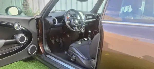 MINI Clubman Cooper D 1.6 8