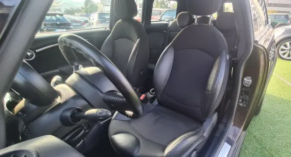 MINI Clubman Cooper D 1.6 12