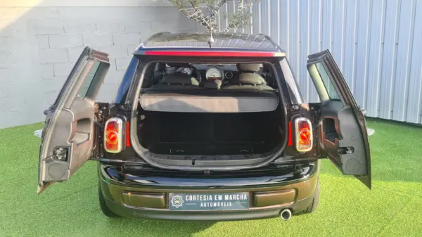 MINI Clubman Cooper D 1.6 15