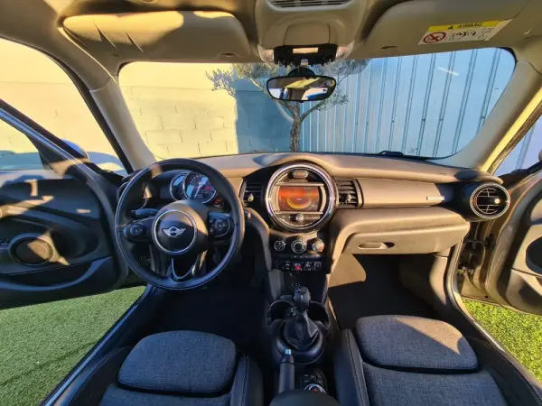 MINI 5 Portas Cooper D 7
