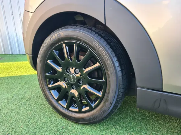 MINI 5 Portas Cooper D 11