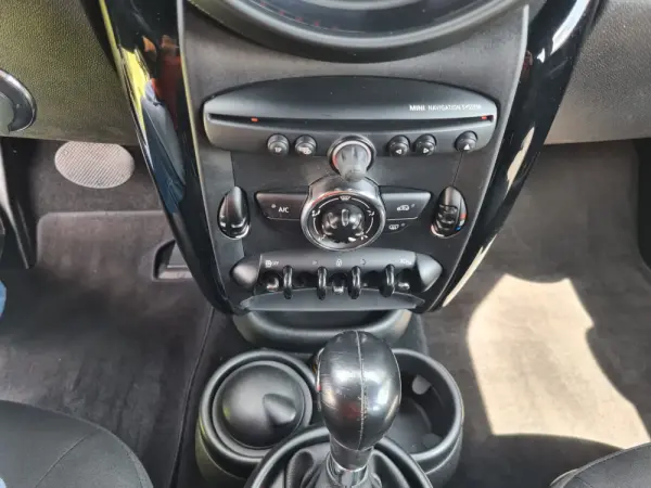 MINI Countryman Cooper D ALL4 Auto 9