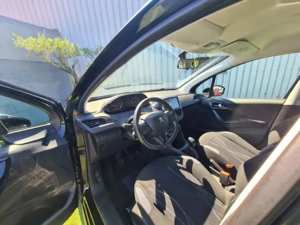 Peugeot 208 1.4 HDi Active 5