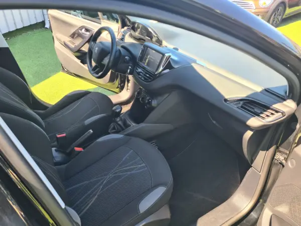 Peugeot 208 1.4 HDi Active 6