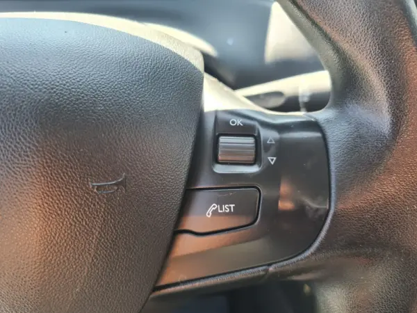 Peugeot 208 1.4 HDi Active 9