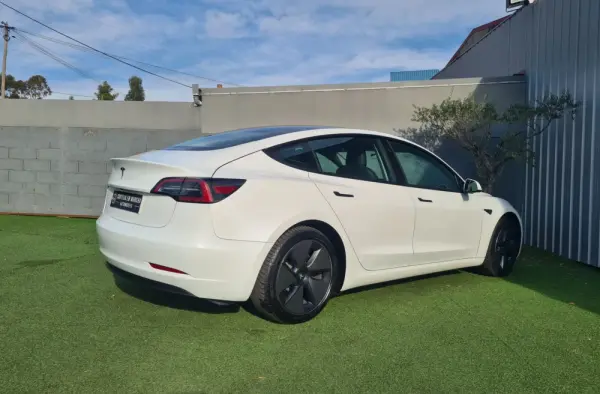 Tesla Model 3 Long Range AWD Dual Motor 4