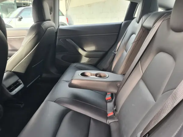Tesla Model 3 Standard Plus 8