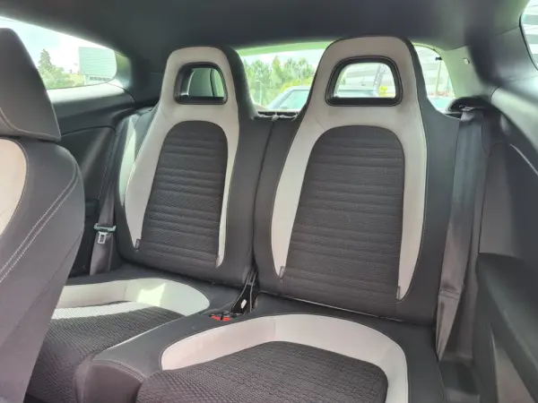 Volkswagen Scirocco 2.0 TDi R-Line 8