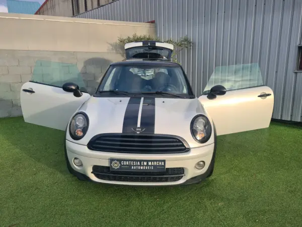 MINI 3 Portas Cooper 50 CAMDEN 15