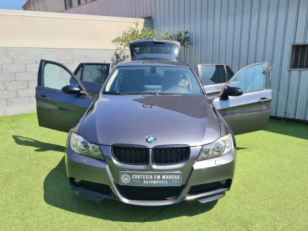 BMW 318 d Pack M 15