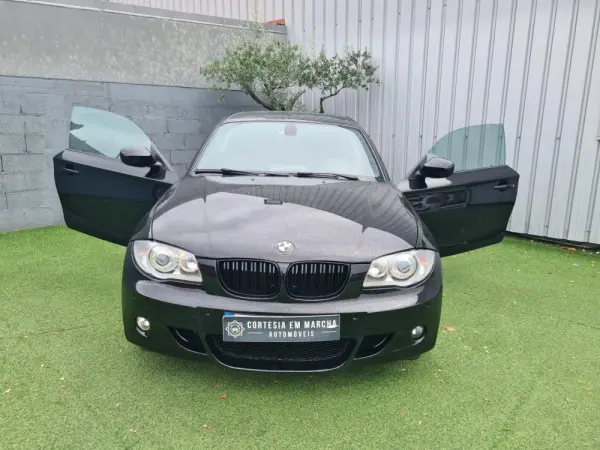 BMW 118 d Pack M 11