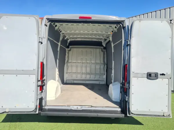 Citroen Jumper 2.0 BlueHDi 35 L2H2 11
