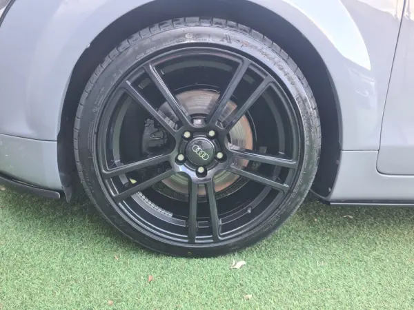 Audi TT Coupé 2.0 TDI quattro 11