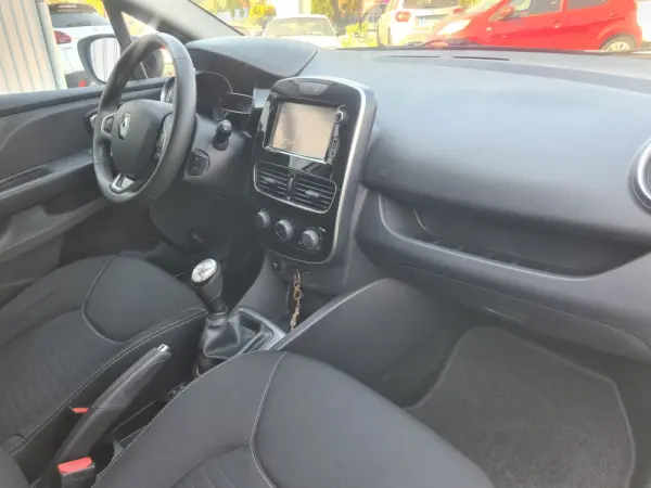 Renault Clio 0.9 TCE Limited 8