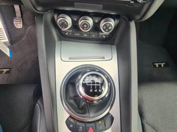 Audi TT Coupé 2.0 TDI quattro S-line 7