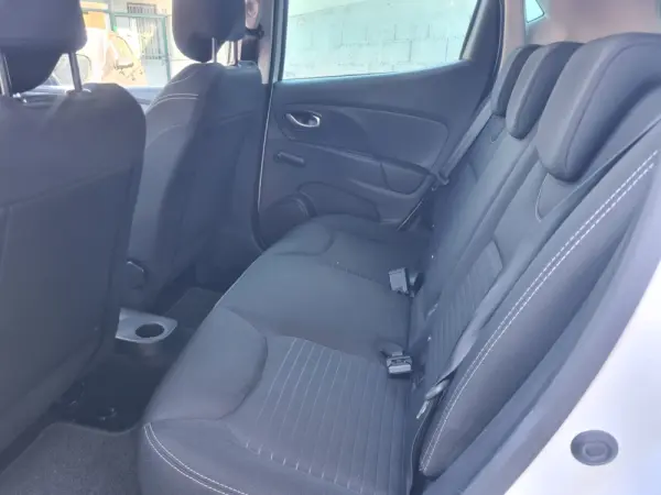 Renault Clio 0.9 TCE Limited 9