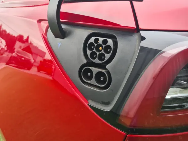 Tesla Model 3 Standard Range Plus RWD 11