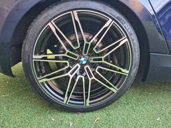 BMW 118 d Pack M 13