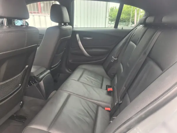 BMW 118 d Pack M 9