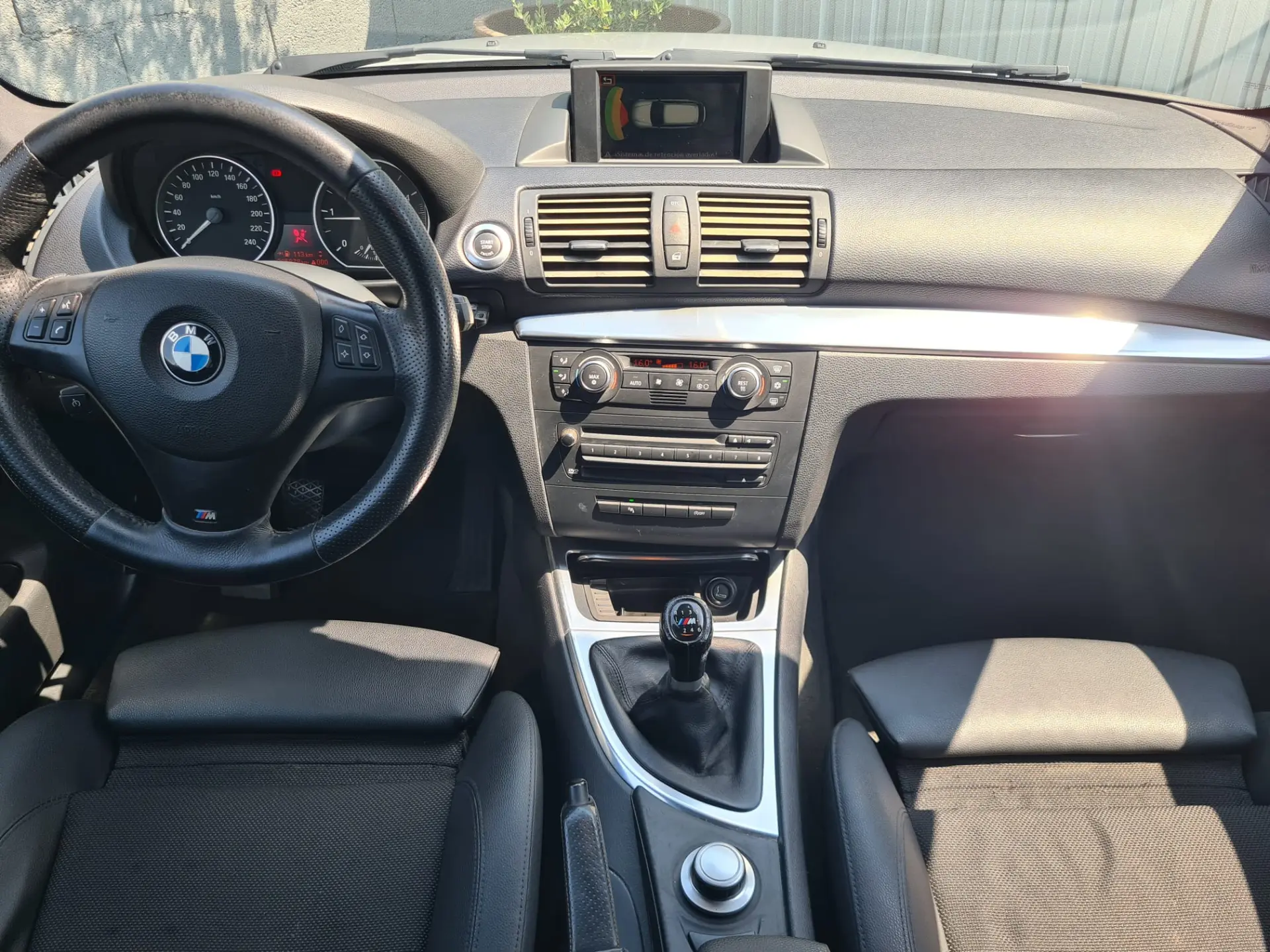 BMW 118 d Pack M 6