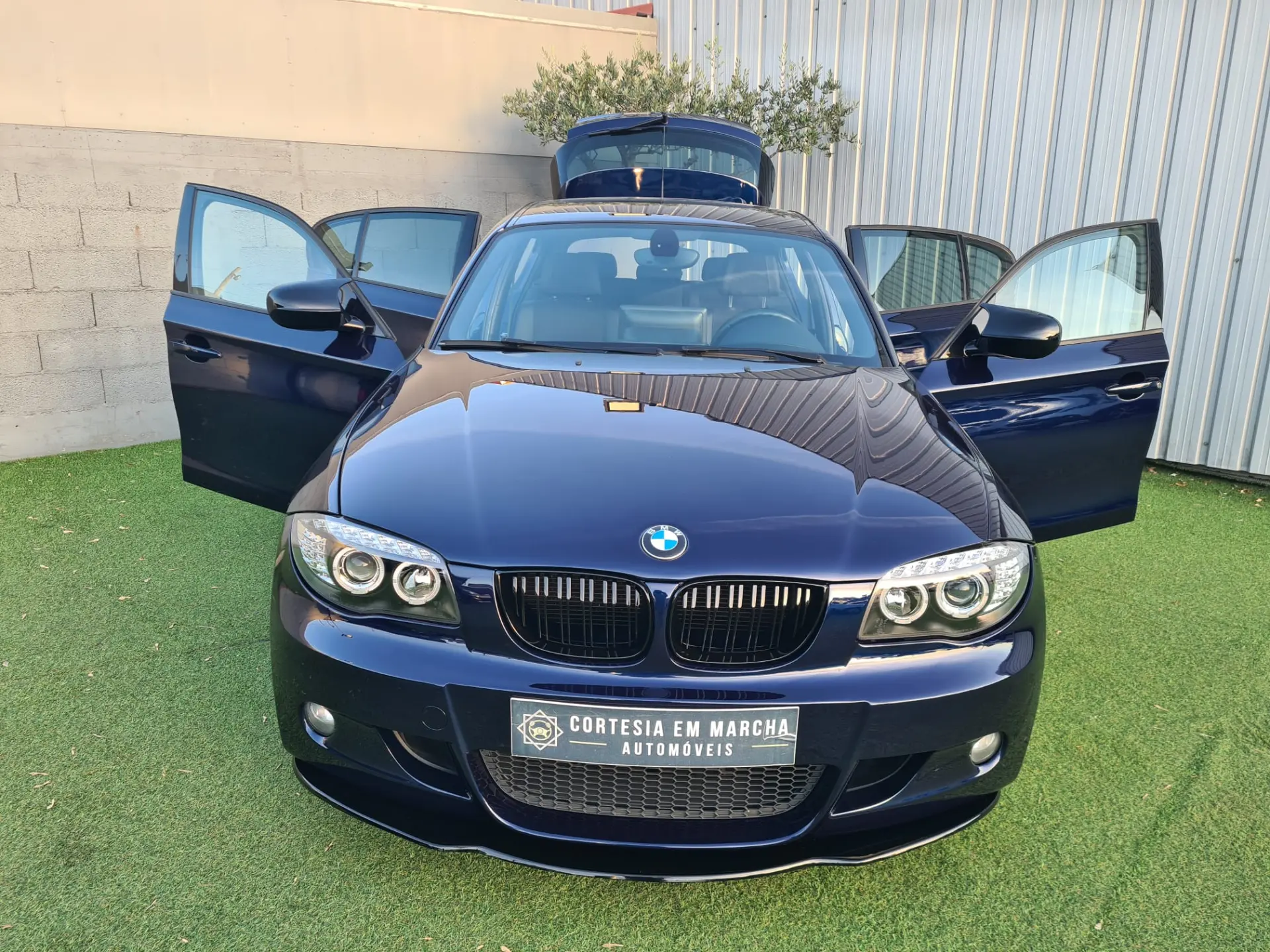 BMW 118 d Pack M 15
