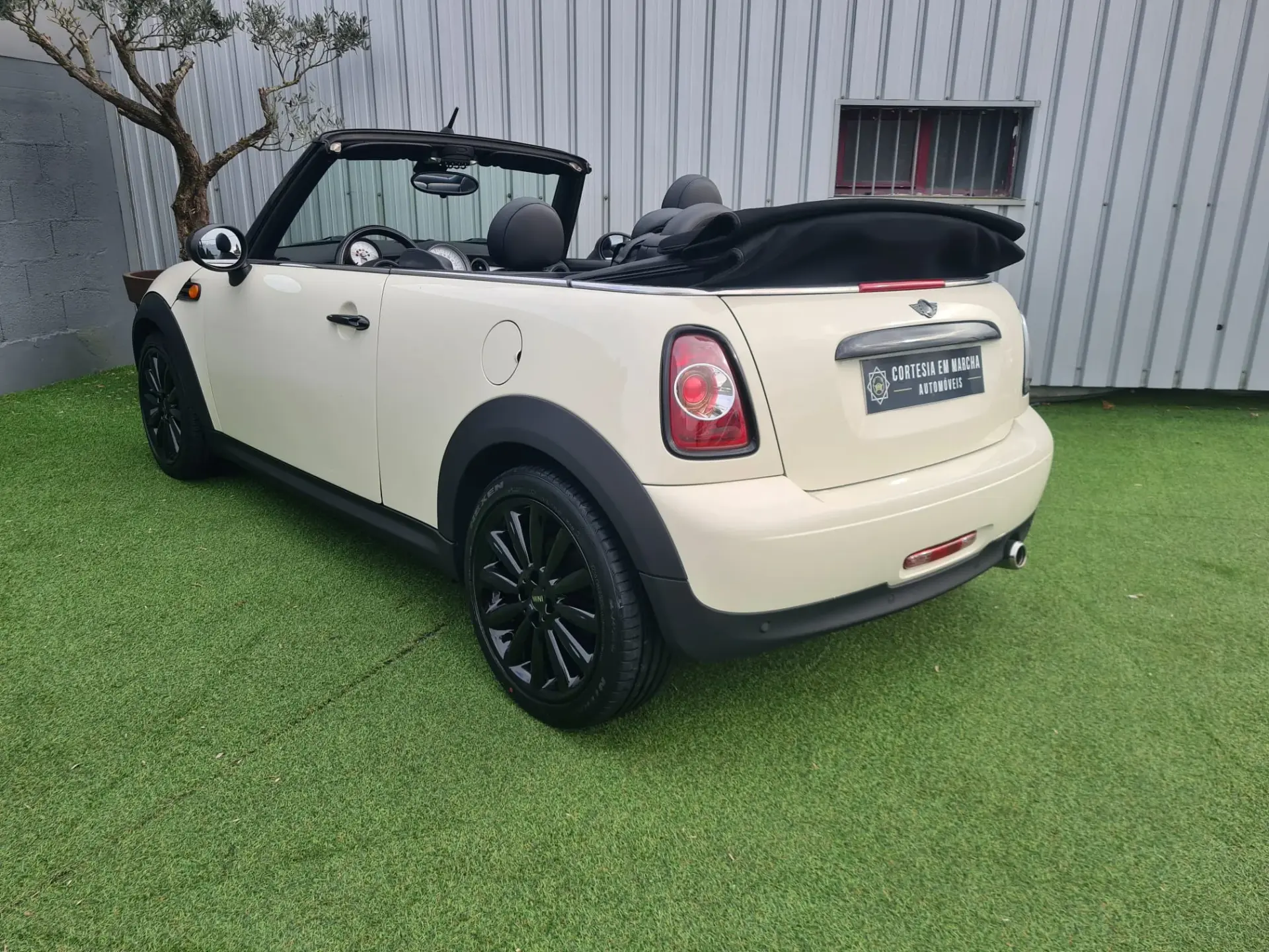 MINI Cabrio Cooper D 4