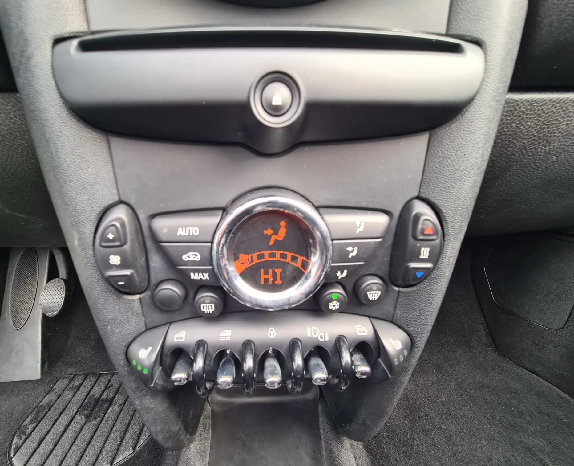 MINI Cabrio Cooper D 12