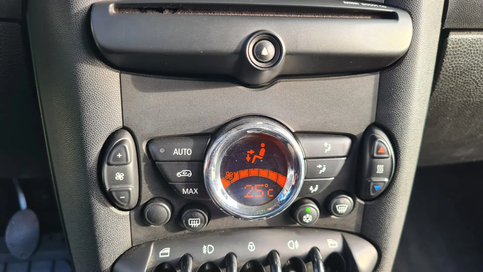 MINI 3 Portas One D 8