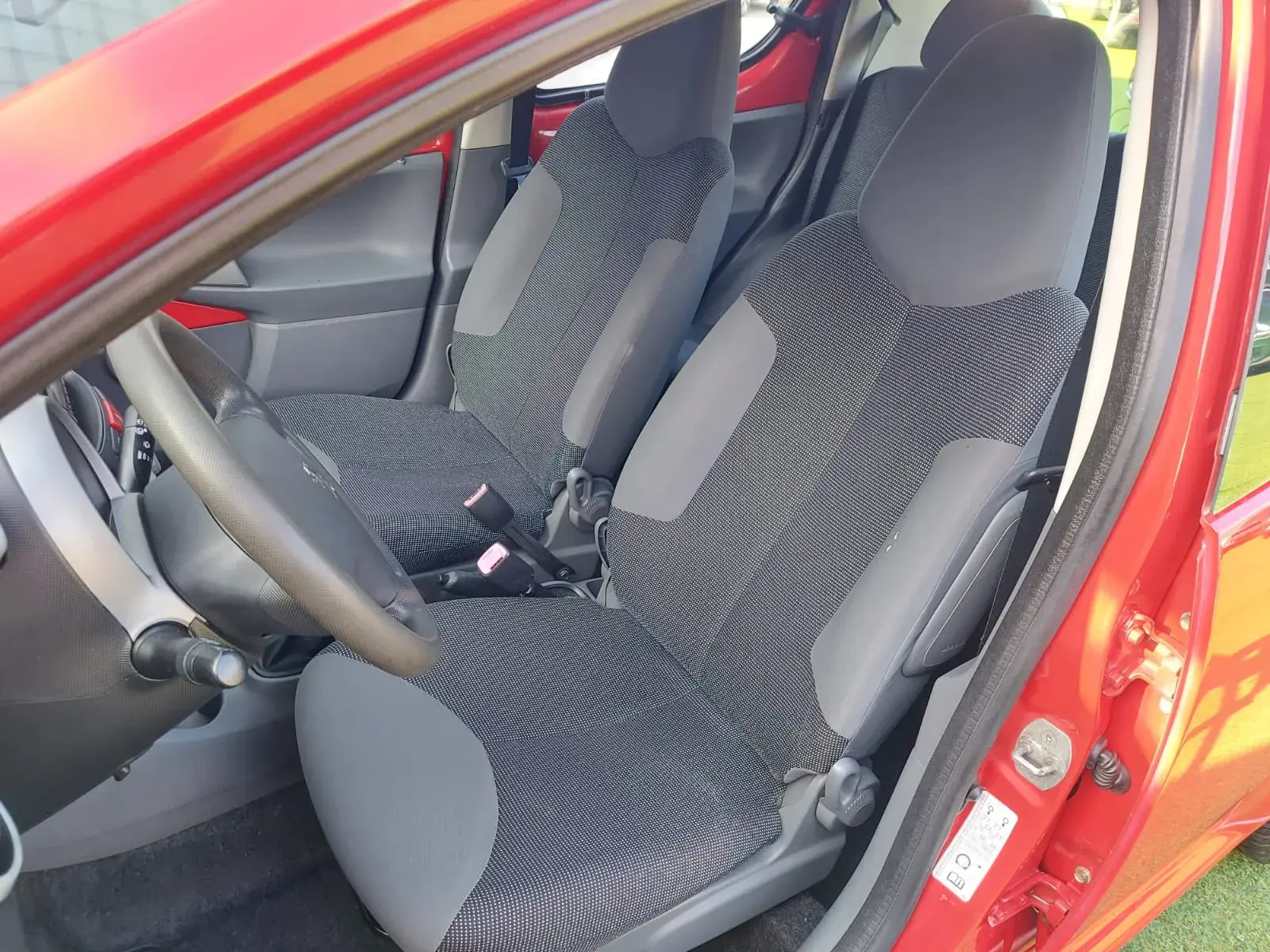 Peugeot 107 1.0 Trendy 8