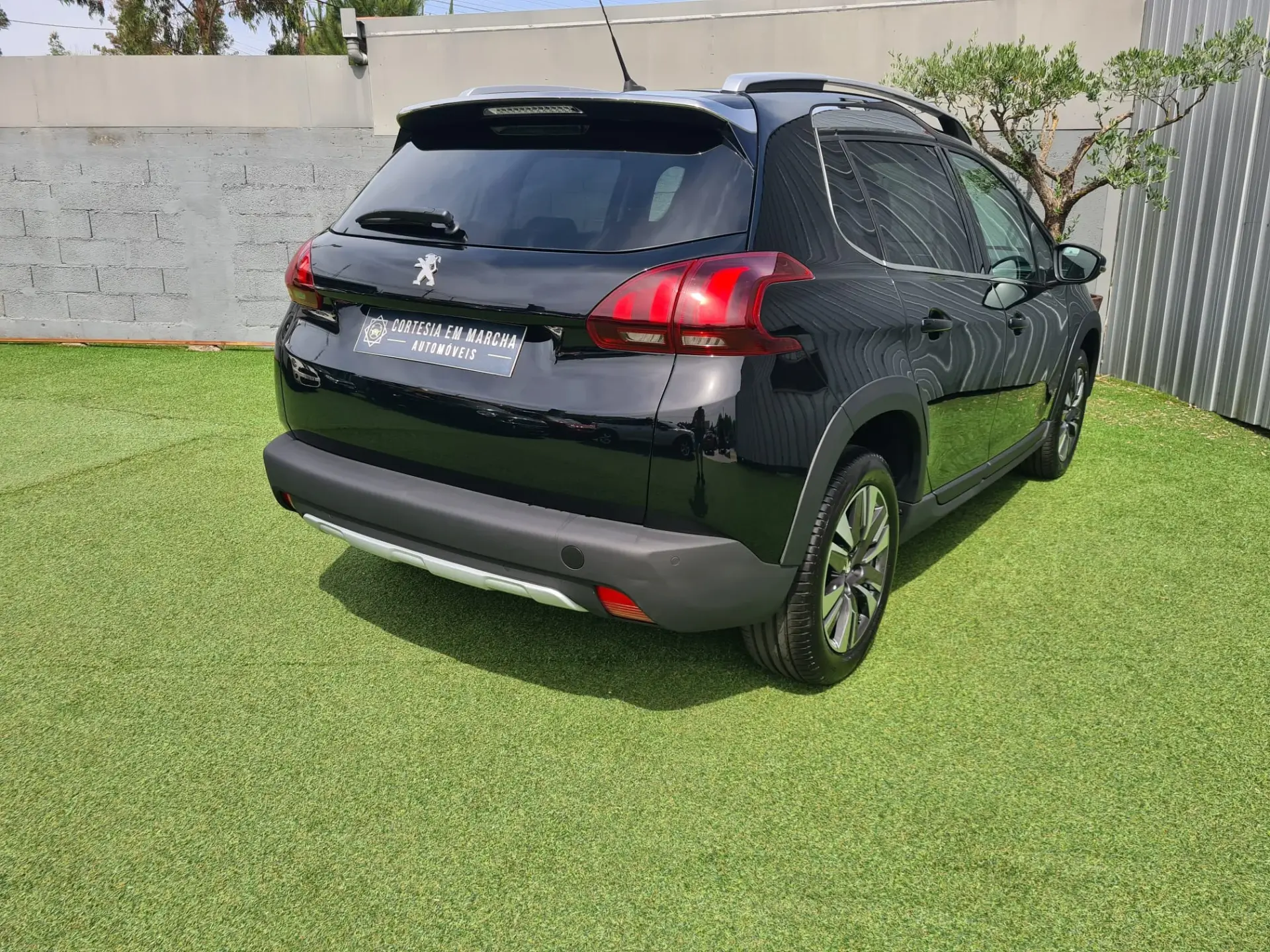 Peugeot 2008 1.6 BlueHDi Allure 3