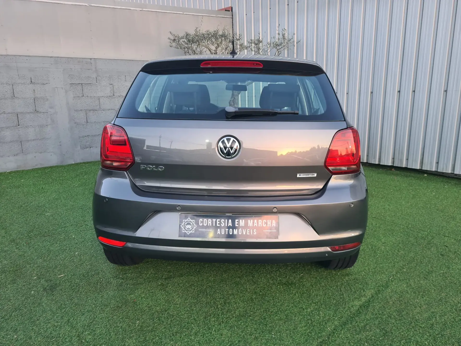 Volkswagen Polo 1.0 Confortline 12