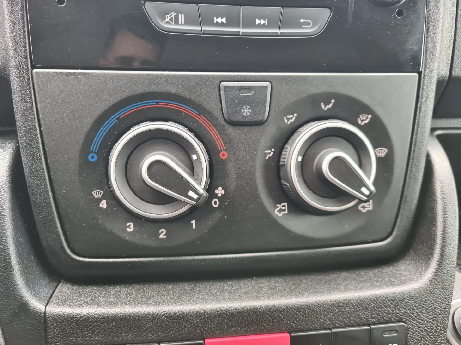 Citroen Jumper 2.2 BlueHDi 35 L3 Control 8
