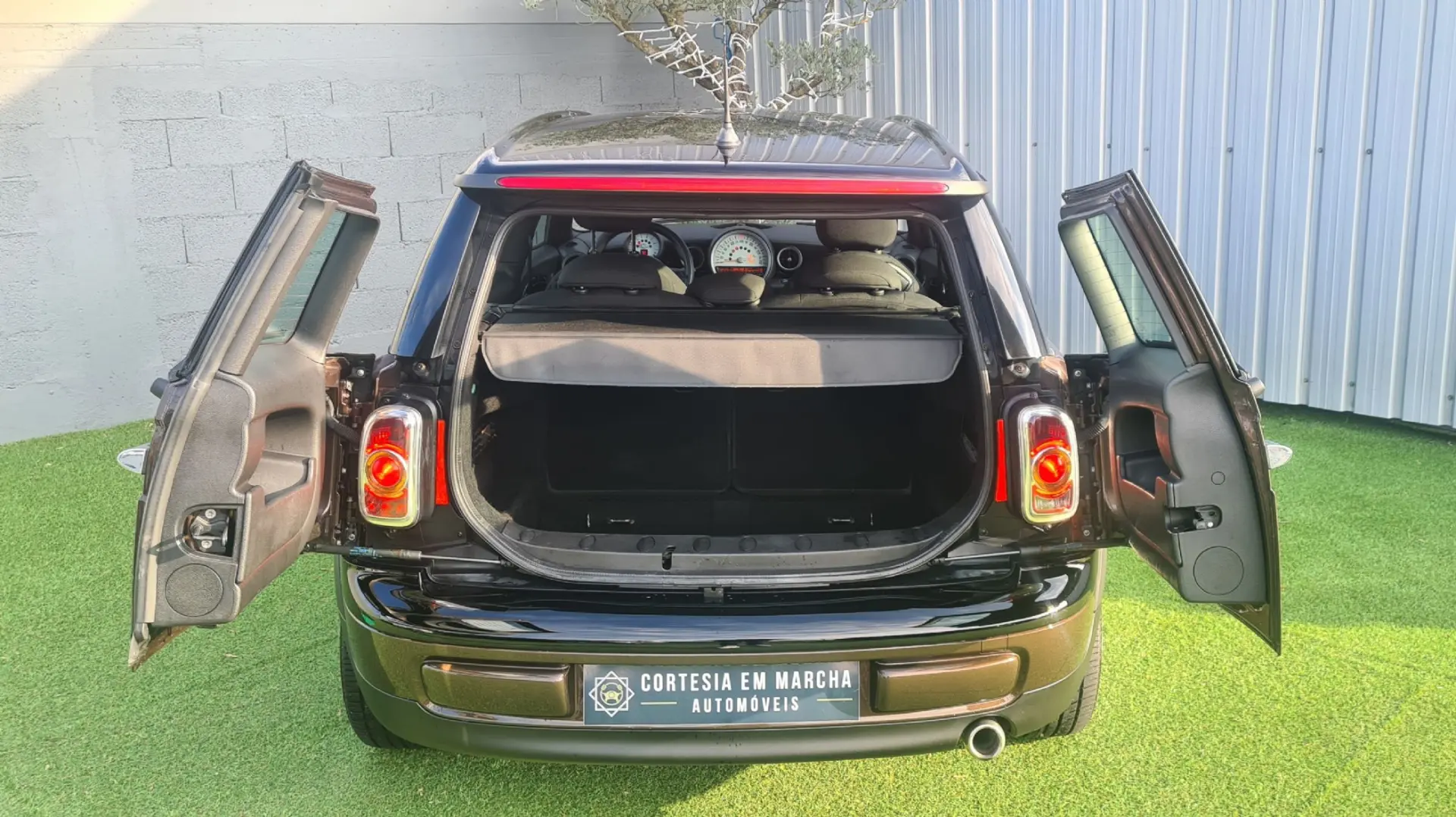 MINI Clubman Cooper D 1.6 15