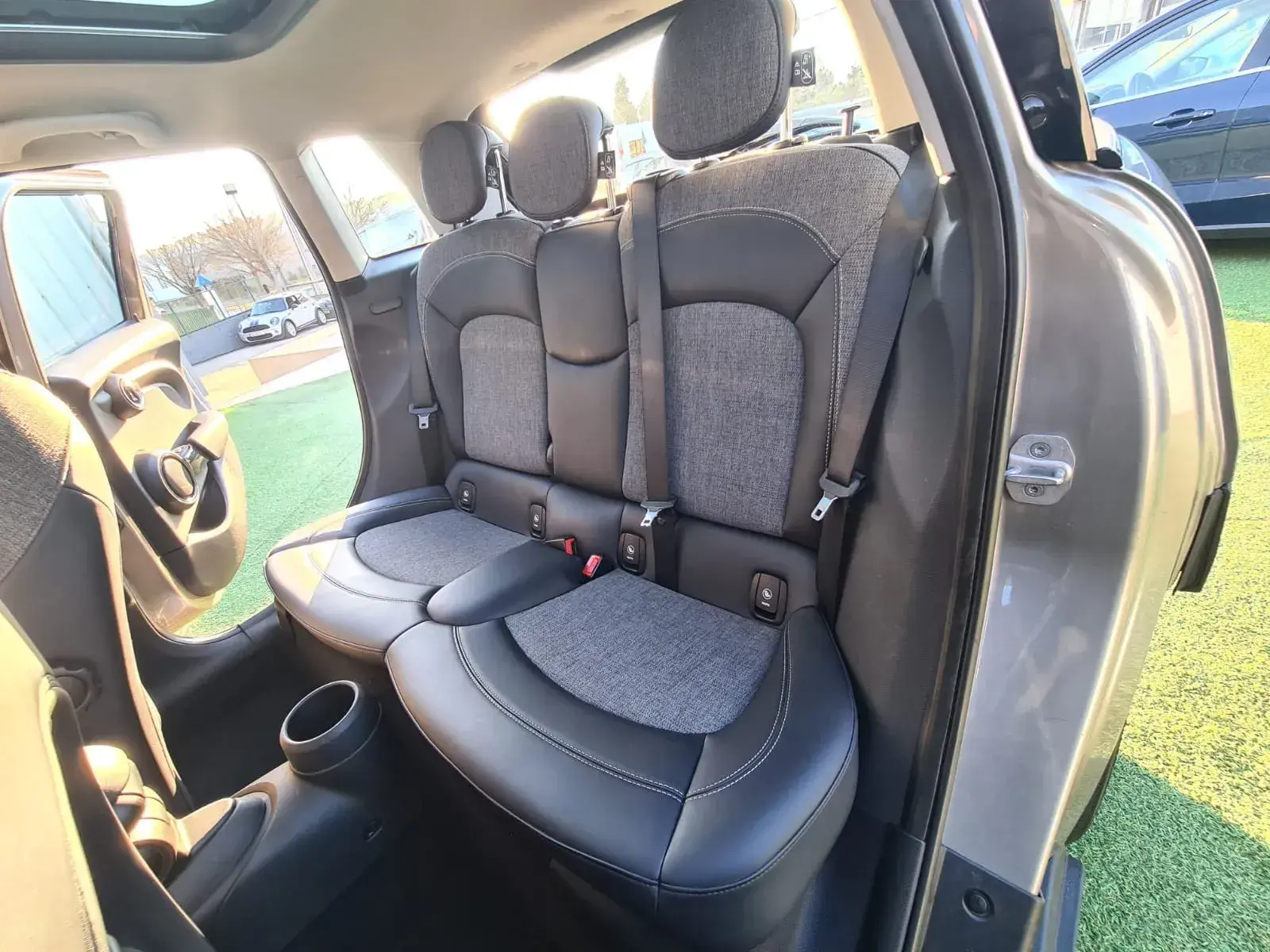 MINI 5 Portas Cooper D 10