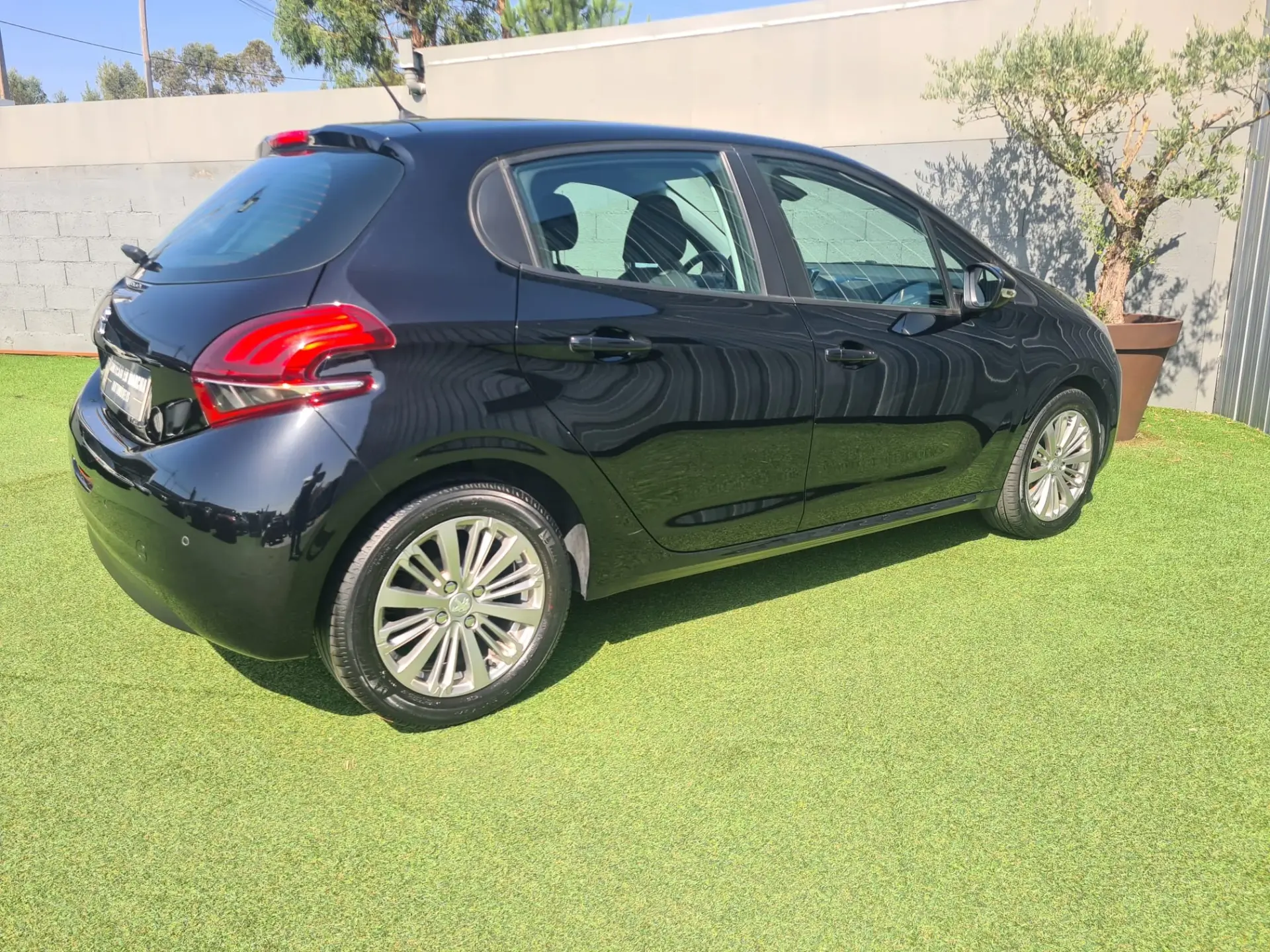 Peugeot 208 1.2 PureTech Signature 3