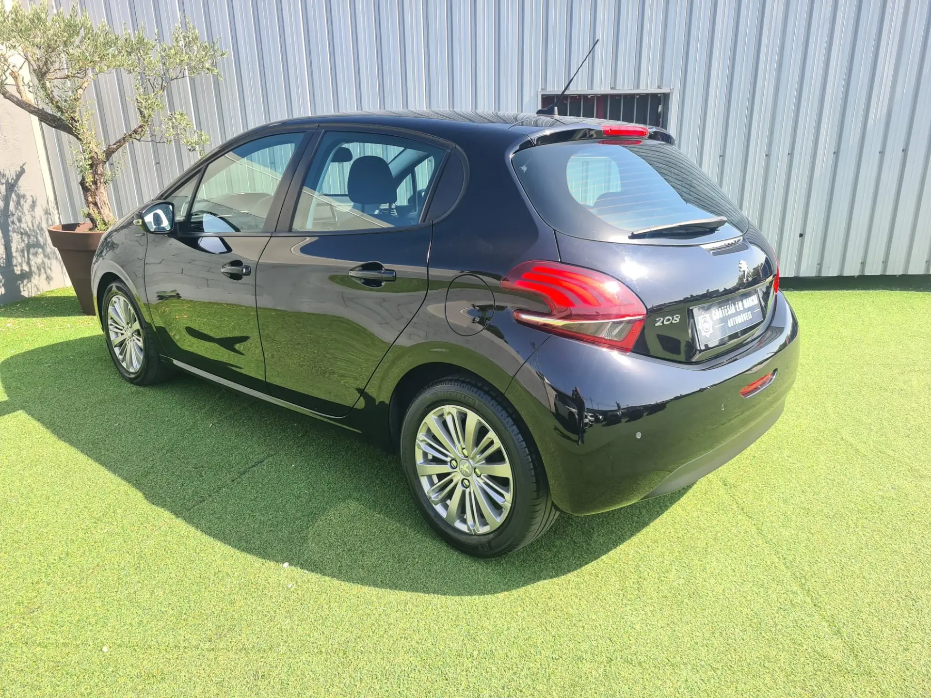 Peugeot 208 1.2 PureTech Signature 4