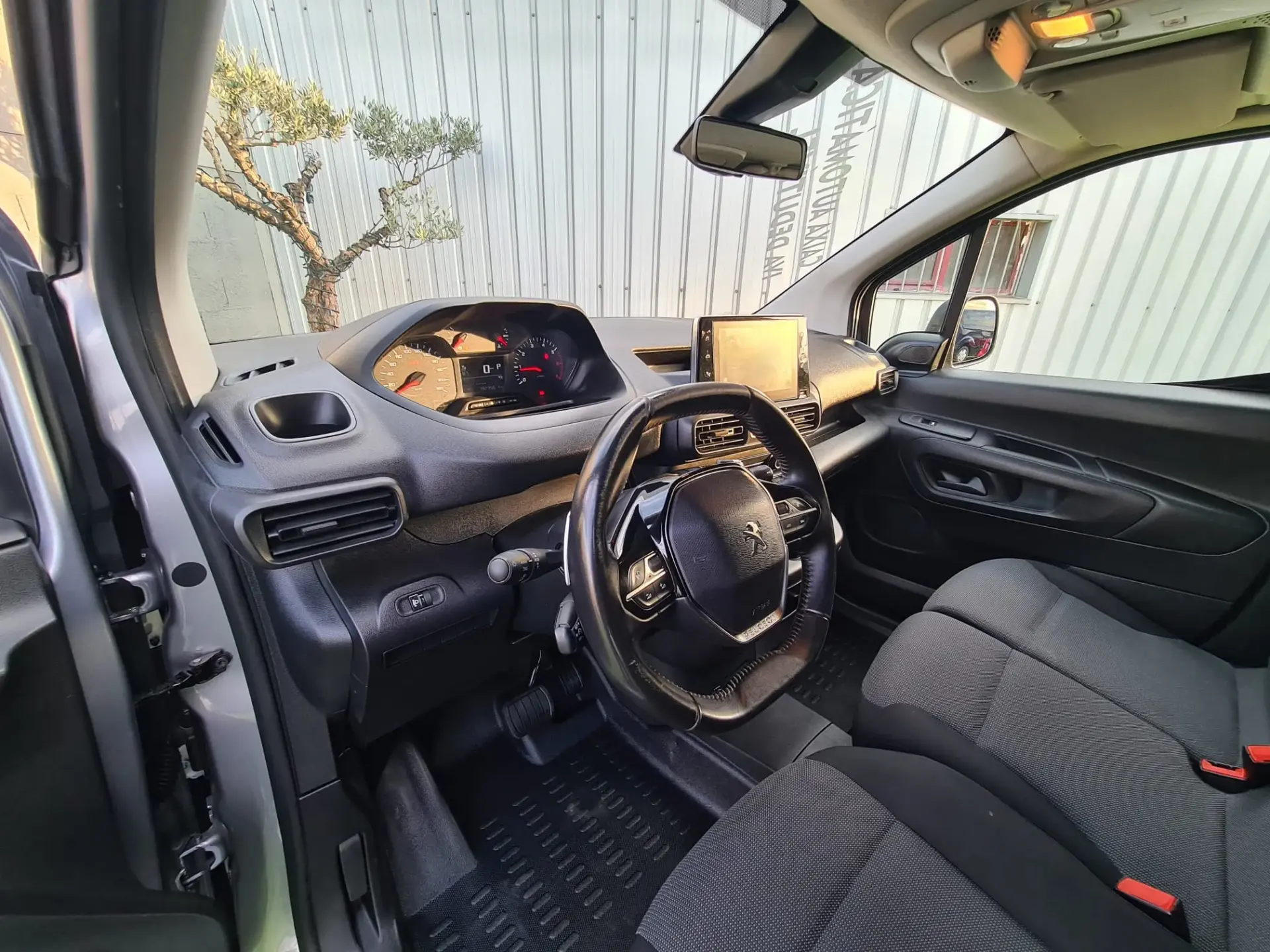 Peugeot Partner 1.5 BlueHDi Longa EAT8 10