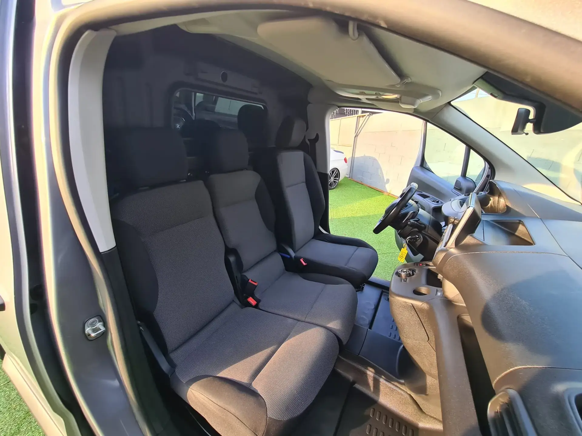 Peugeot Partner 1.5 BlueHDi Longa EAT8 16