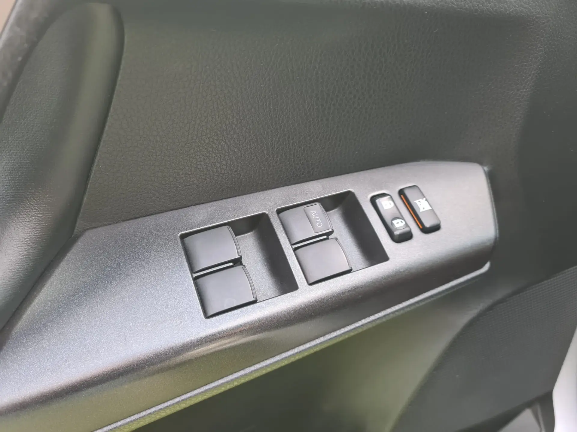 Toyota RAV4 2.5 Hybrid Pure Dark 4x2 11